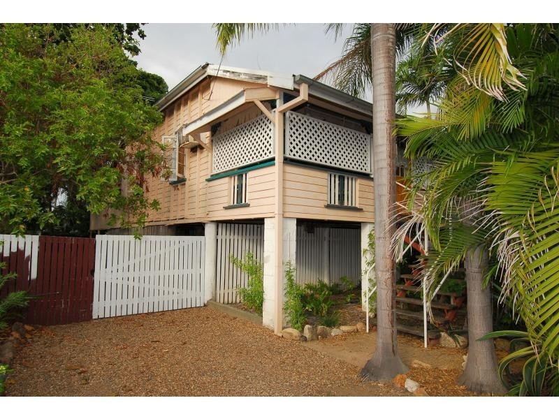 10 Fraire Street, Hermit Park QLD 4812