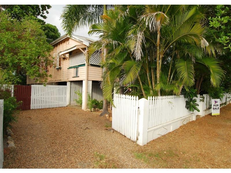 10 Fraire Street, Hermit Park QLD 4812