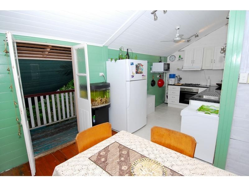 10 Fraire Street, Hermit Park QLD 4812
