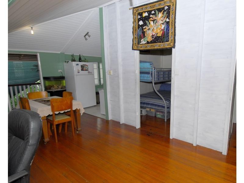 10 Fraire Street, Hermit Park QLD 4812