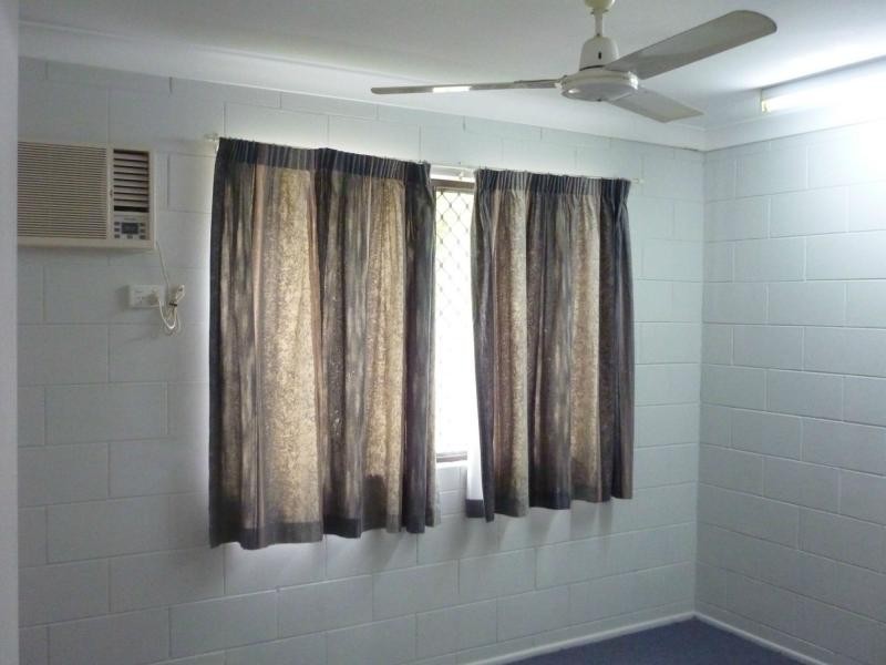 1/223 Pinnacle Drive, Rasmussen QLD 4815