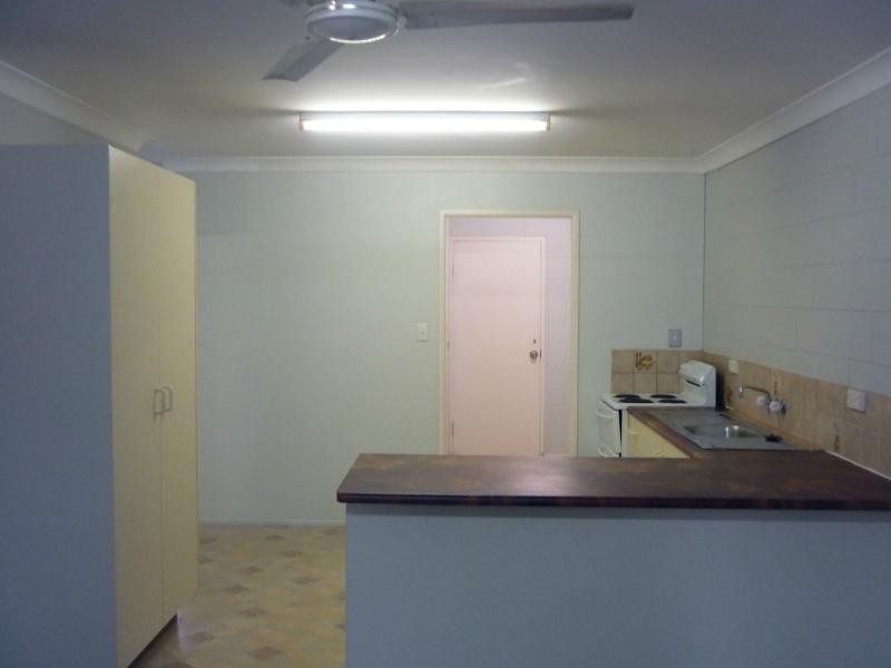 1/223 Pinnacle Drive, Rasmussen QLD 4815