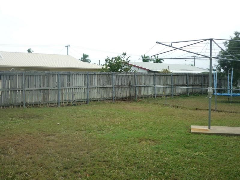 1/223 Pinnacle Drive, Rasmussen QLD 4815