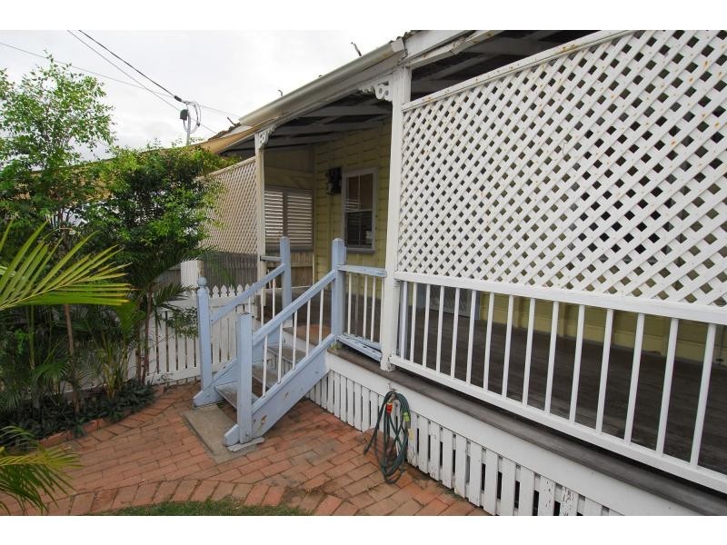 14 Maryvale Street, West End QLD 4810