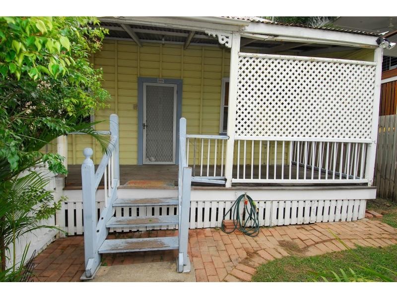 14 Maryvale Street, West End QLD 4810