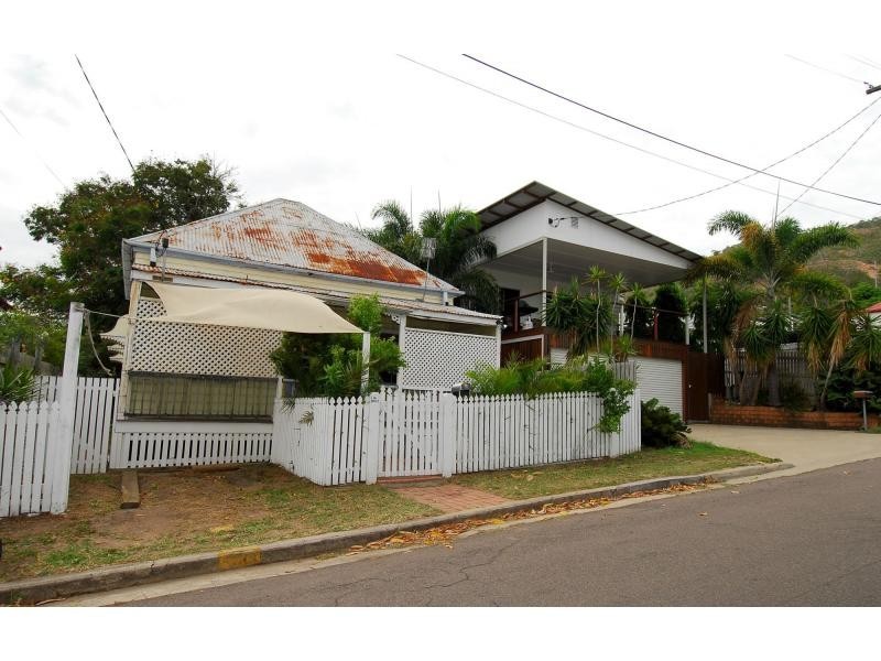 14 Maryvale Street, West End QLD 4810