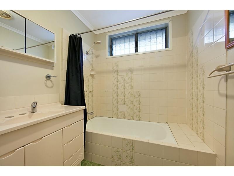 9 High Vista Drive, Mount Louisa QLD 4814