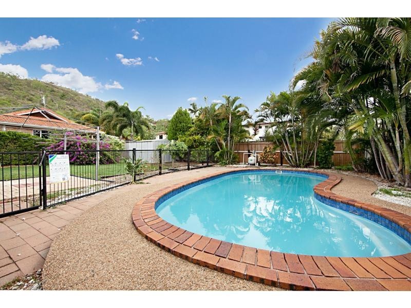 9 High Vista Drive, Mount Louisa QLD 4814