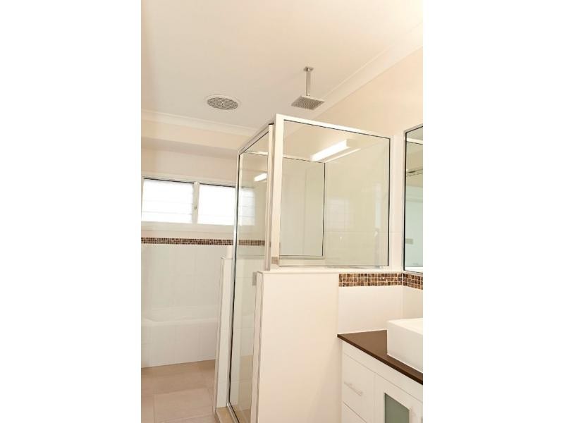 2/21 The Avenue, Hermit Park QLD 4812