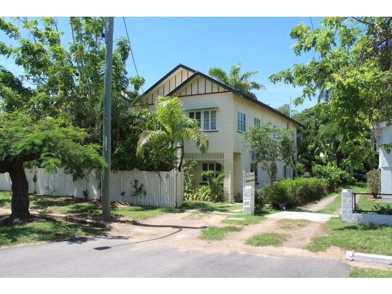 4/31 Cook Street, North Ward QLD 4810