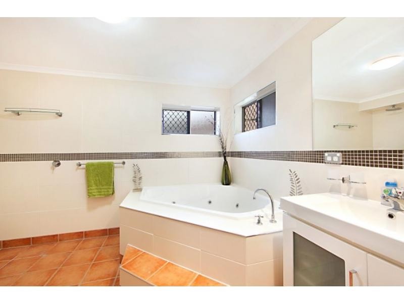 11 Eklund Street, Kirwan QLD 4817