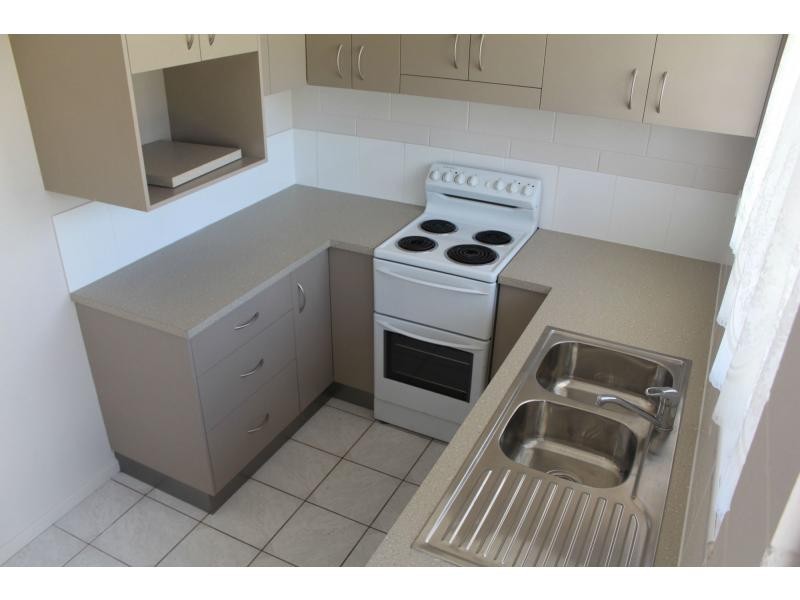 Unit 1/12/14 Lamington Road, West End QLD 4810