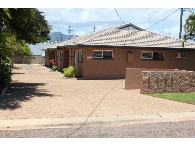Unit 1/12/14 Lamington Road, West End QLD 4810
