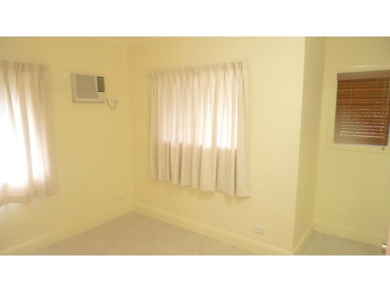 Unit 1/43 Park Street, Pimlico QLD 4812