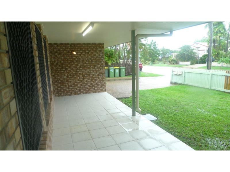 Unit 1/43 Park Street, Pimlico QLD 4812