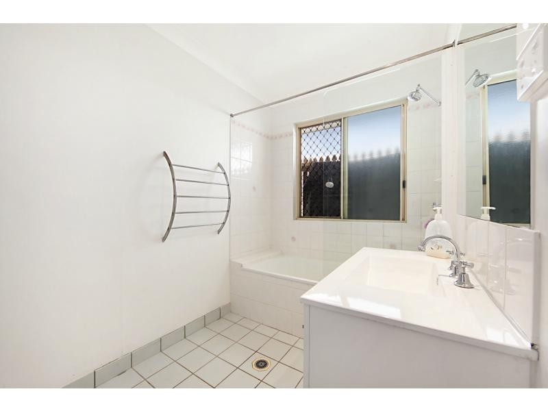 18 Chesney Road, Mount Low QLD 4818