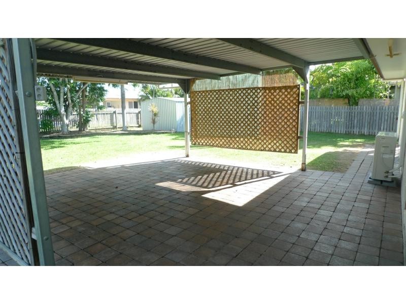 8 Chiquita Avenue, Rasmussen QLD 4815