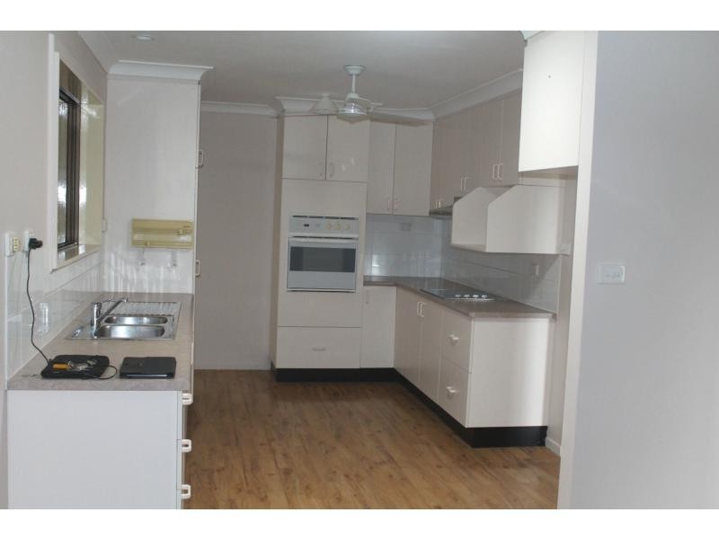 4 Mango Avenue, Mundingburra QLD 4812