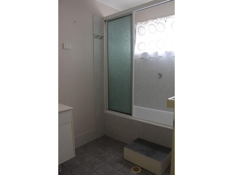 4 Mango Avenue, Mundingburra QLD 4812