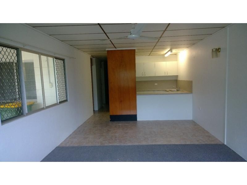 1 & 2/7 Mathiesen Street, Cranbrook QLD 4814