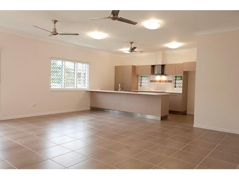 1/21 The Avenue, Hermit Park QLD 4812