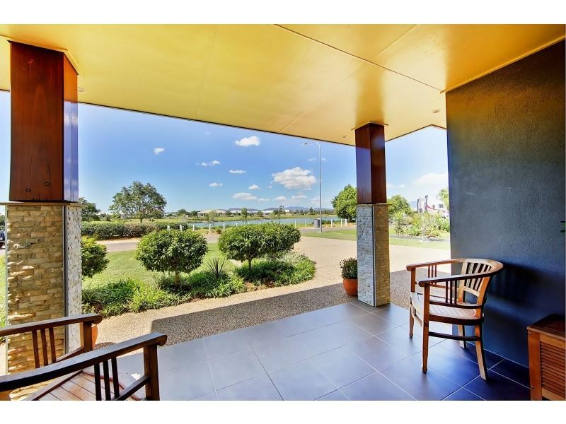 9 Waterfront Parade, Idalia QLD 4811