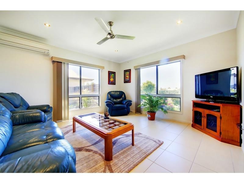 9 Waterfront Parade, Idalia QLD 4811