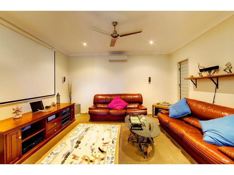 9 Waterfront Parade, Idalia QLD 4811