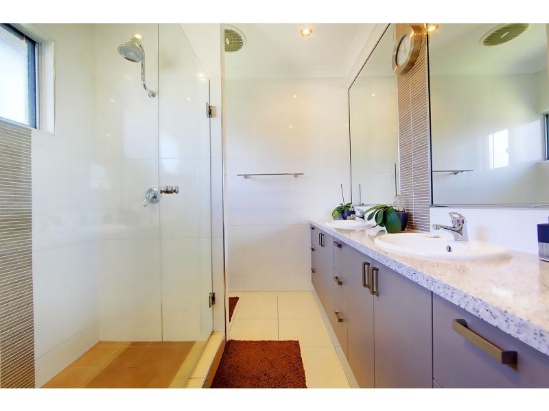 9 Waterfront Parade, Idalia QLD 4811