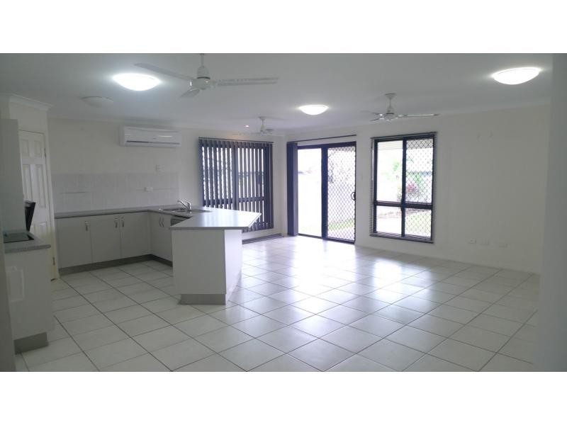 6 Montana Street, Oakdale Heights, Deeragun QLD 4818