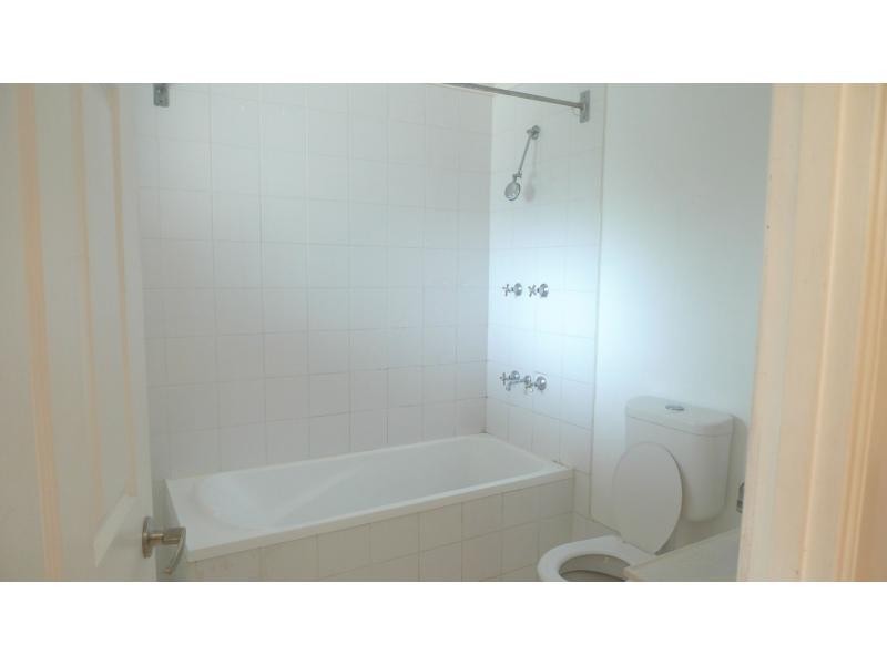 2/22 Soule Street, Hermit Park QLD 4812