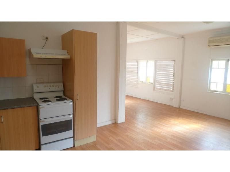 2/22 Soule Street, Hermit Park QLD 4812