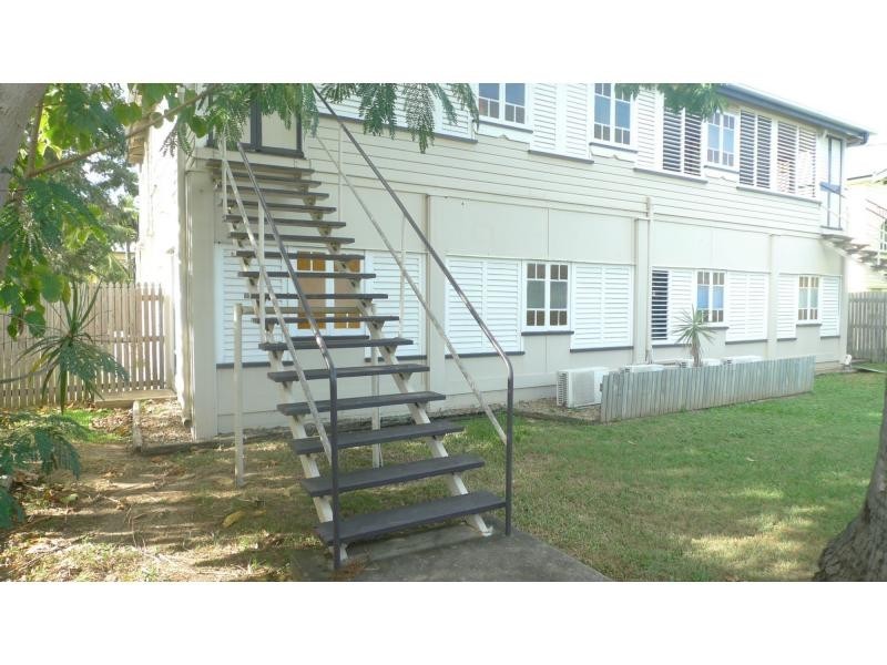 2/22 Soule Street, Hermit Park QLD 4812