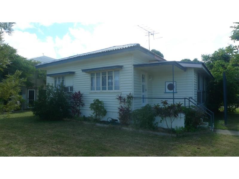 6 Halloran Street, Hermit Park QLD 4812