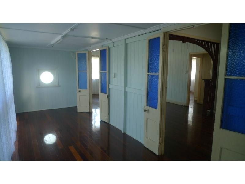 6 Halloran Street, Hermit Park QLD 4812