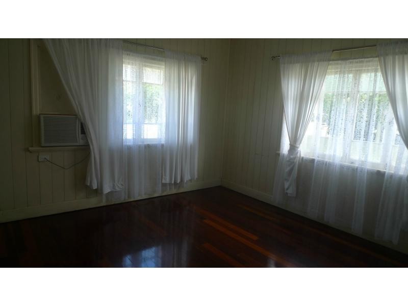 6 Halloran Street, Hermit Park QLD 4812