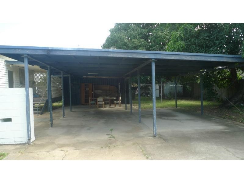 6 Halloran Street, Hermit Park QLD 4812