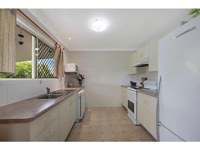 6 Black Braes Court, Mount Louisa QLD 4814