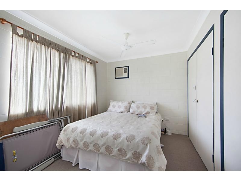 6 Black Braes Court, Mount Louisa QLD 4814