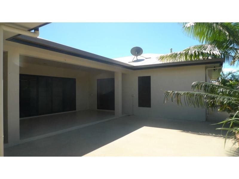 169 Daintree Drive, Bushland Beach QLD 4818