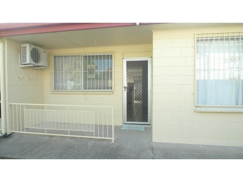 2/32 Albury Street, Pimlico QLD 4812