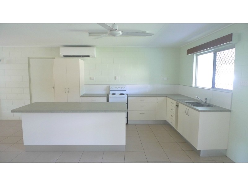 27 Tam O’Shanter Drive, Kirwan QLD 4817
