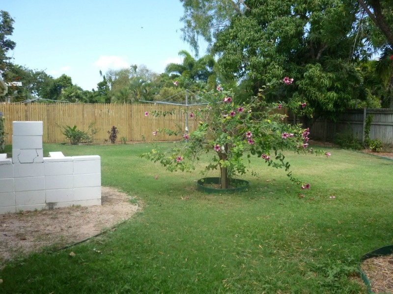 27 Tam O’Shanter Drive, Kirwan QLD 4817