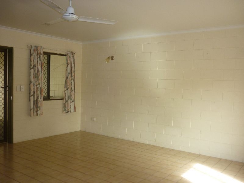 2/23 Park Street, Pimlico QLD 4812