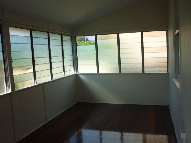 34 Ackers Street, Hermit Park QLD 4812