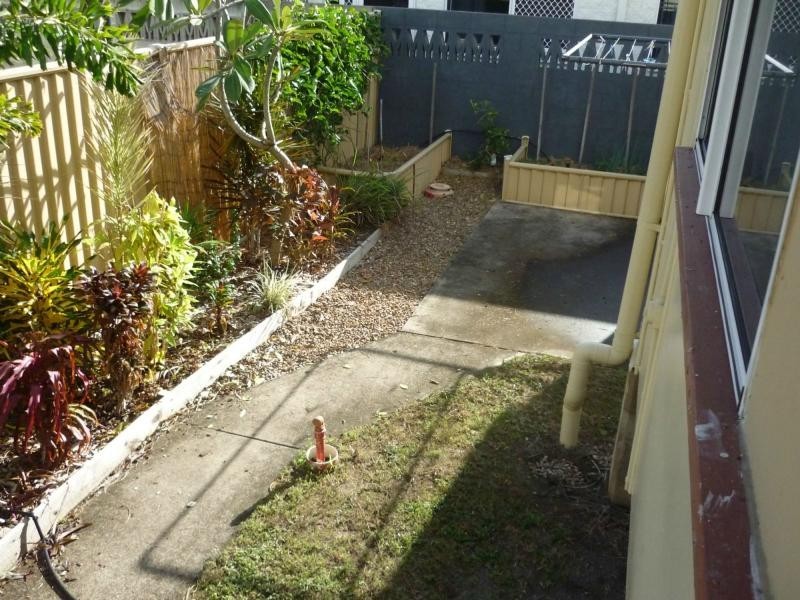 34 Ackers Street, Hermit Park QLD 4812