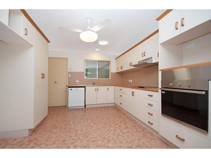 8 Kauri Court, Kirwan QLD 4817