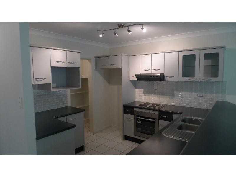 2/29 Soule Street, Hermit Park QLD 4812