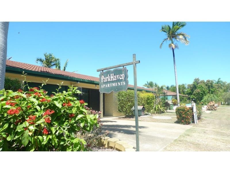 2/11 Hughes Street, Hermit Park QLD 4812