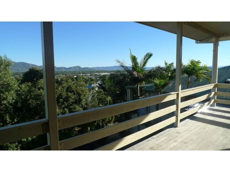 69 Francis Street, West End QLD 4810
